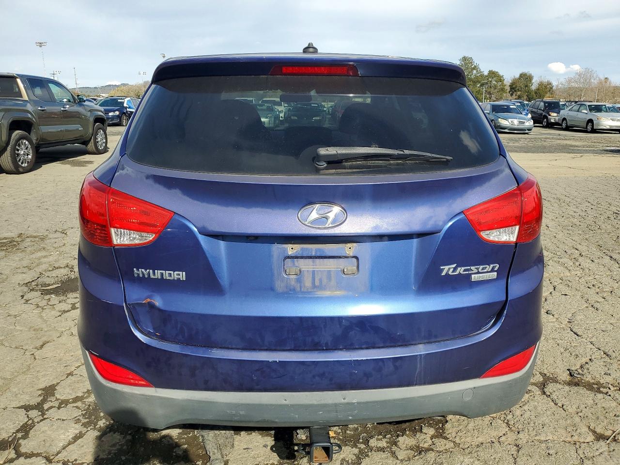 2010 HYUNDAI TUCSON
