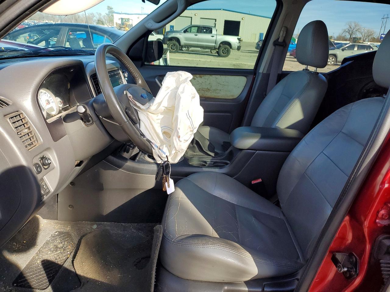 2005 FORD ESCAPE