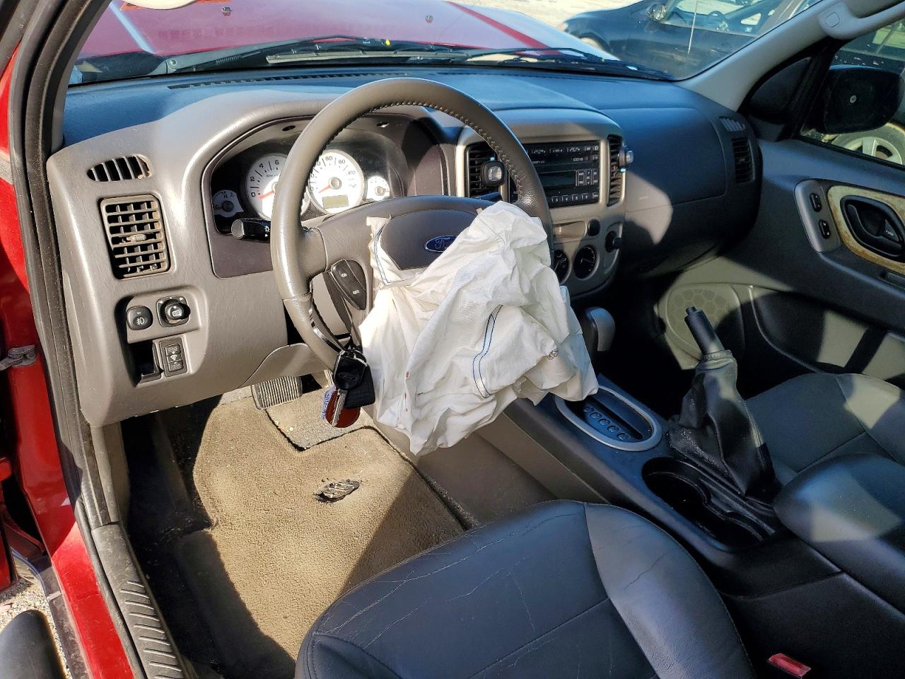 2005 FORD ESCAPE