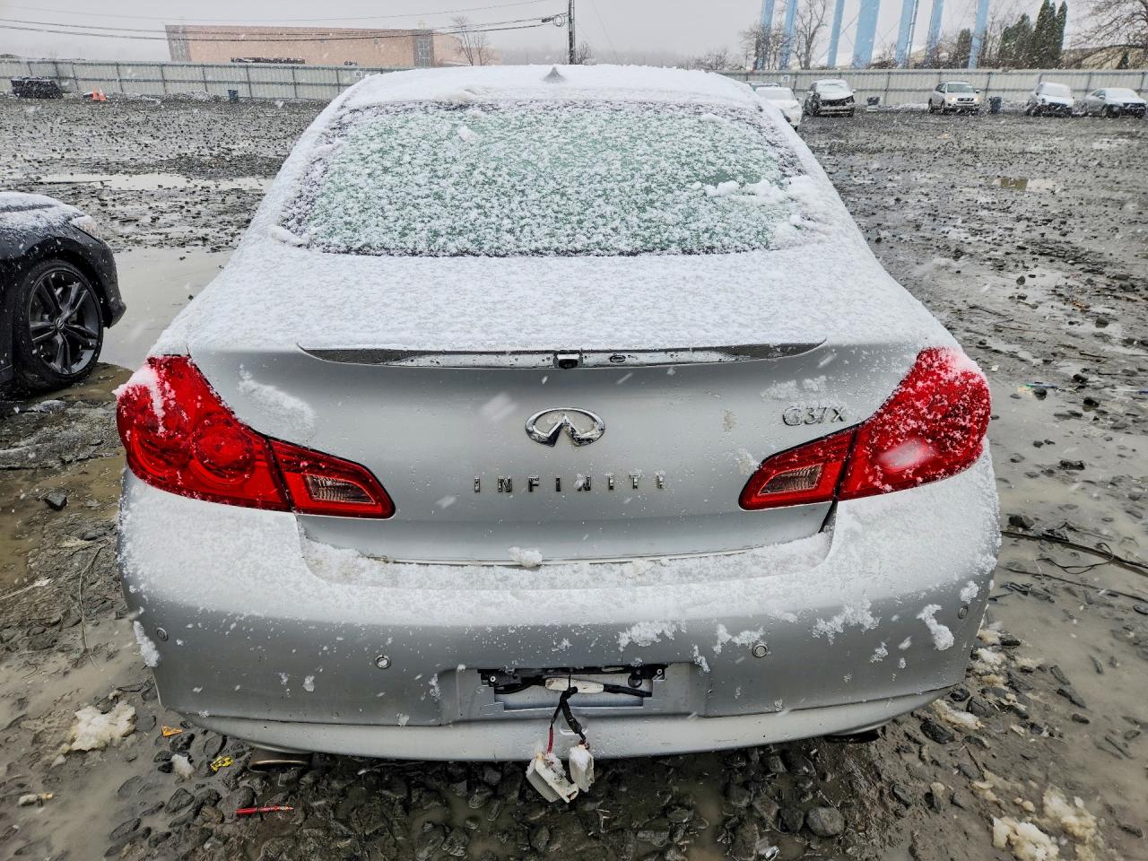 2012 INFINITI G37