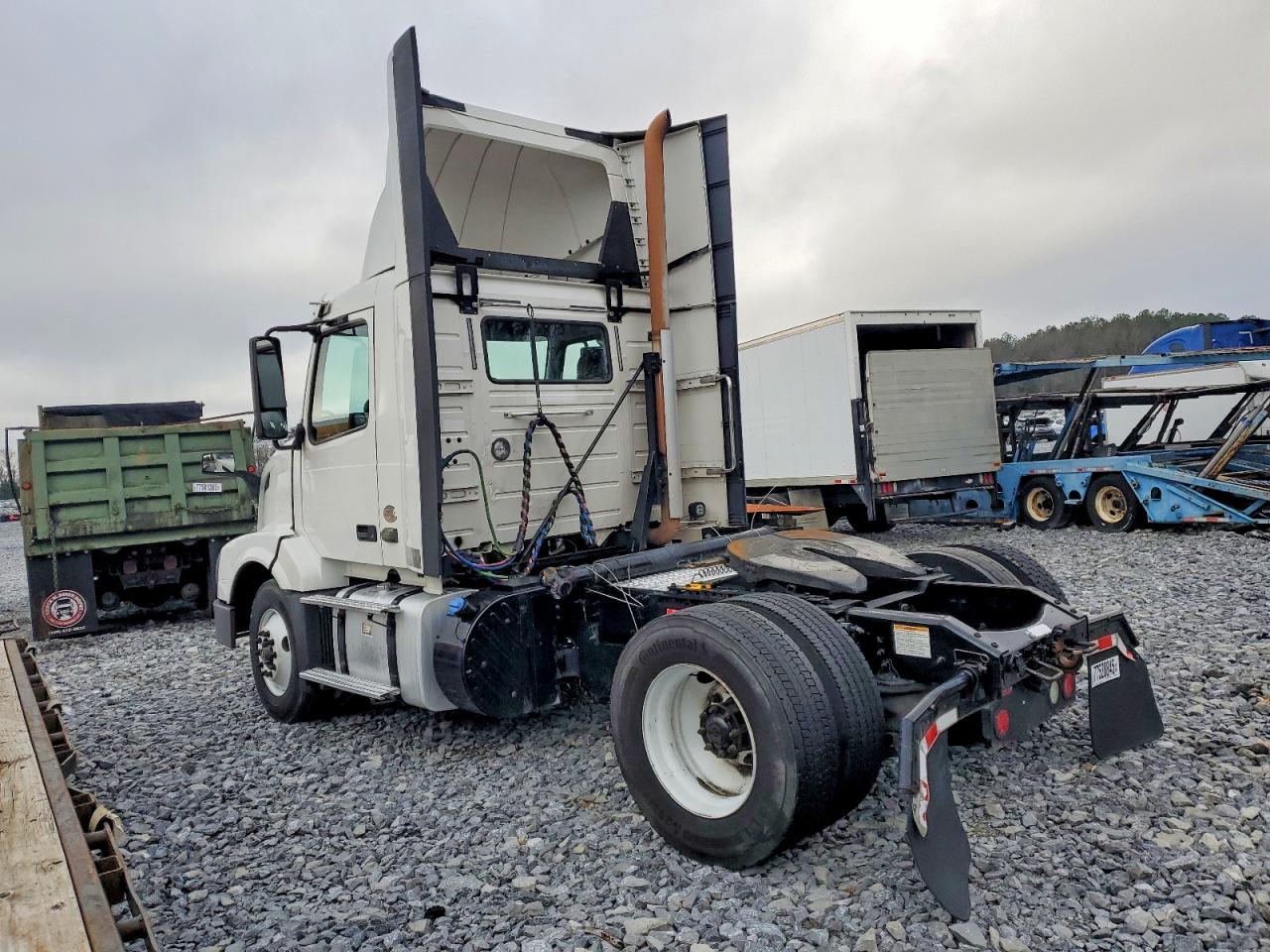2017 VOLVO VN