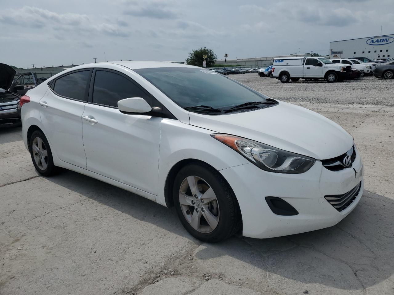 2013 HYUNDAI ELANTRA