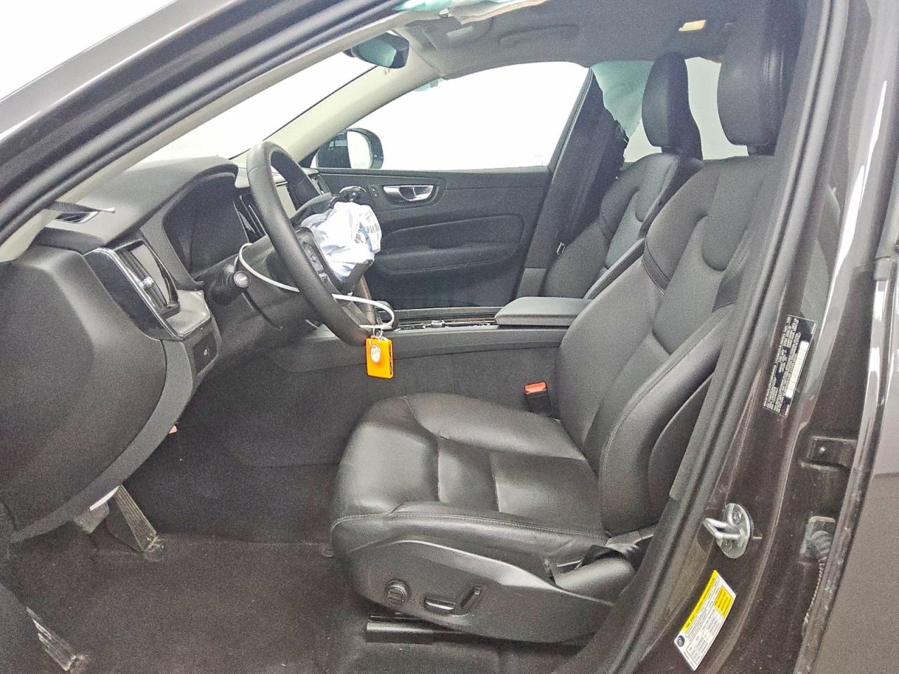 2025 VOLVO XC60 CORE