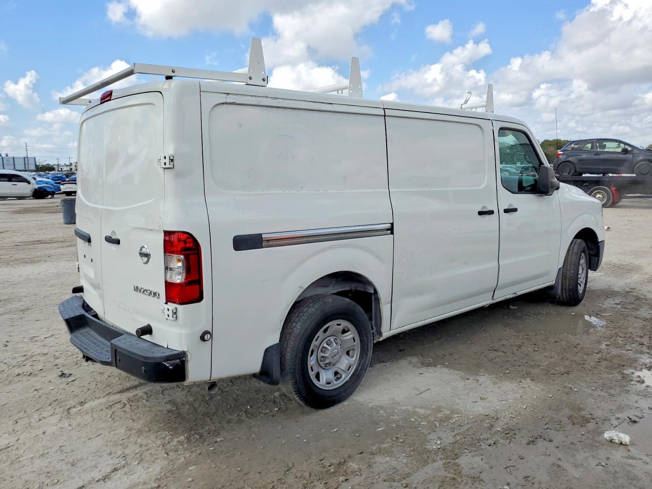 2017 NISSAN NV