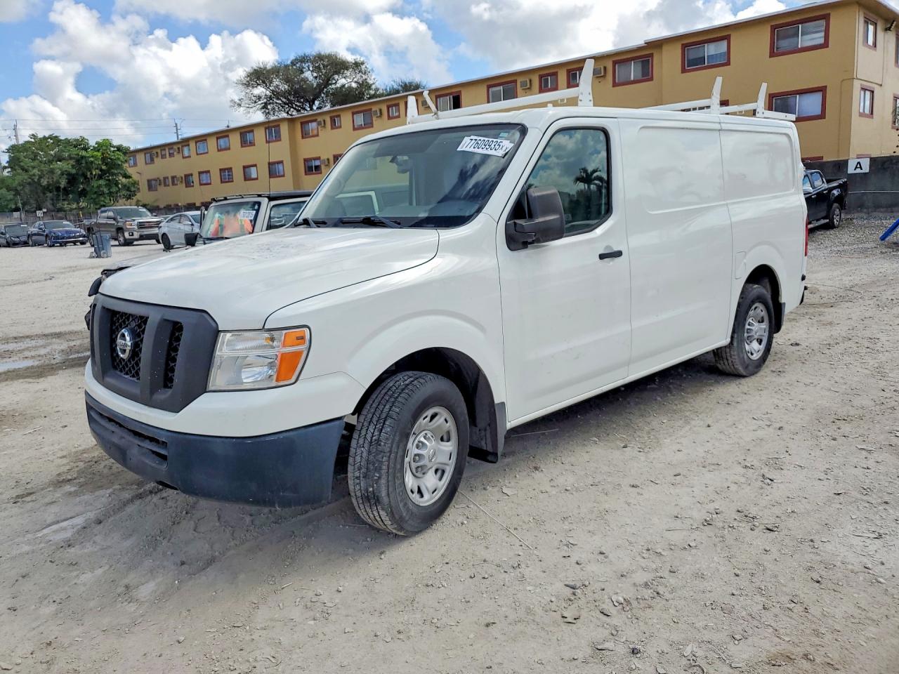 2017 NISSAN NV