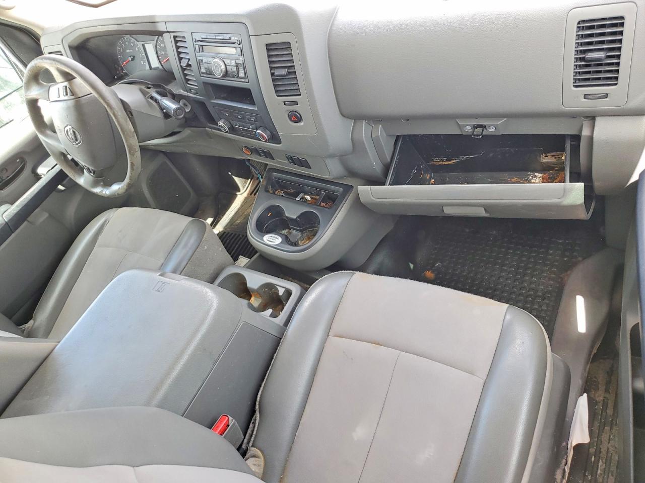 2017 NISSAN NV
