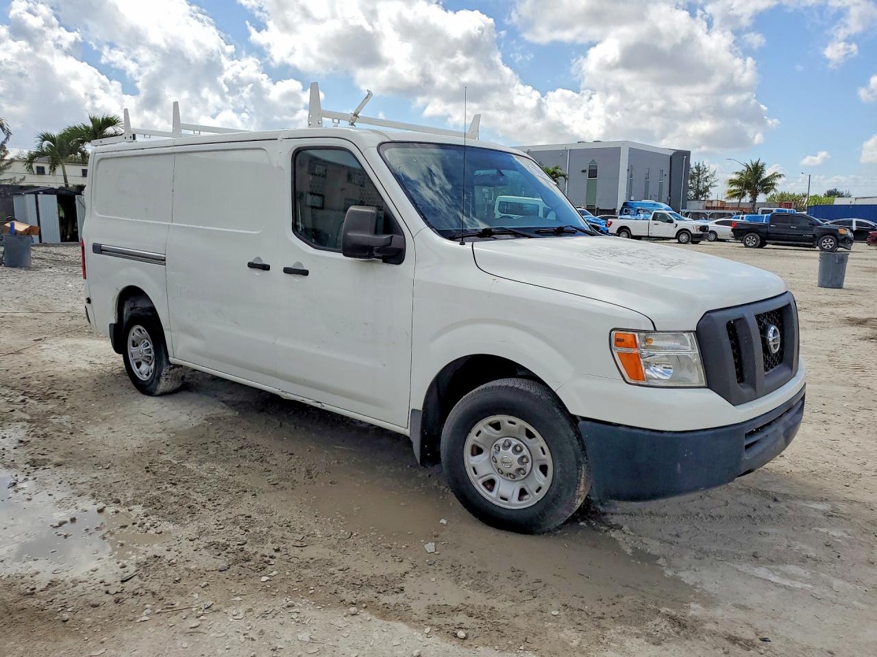 2017 NISSAN NV