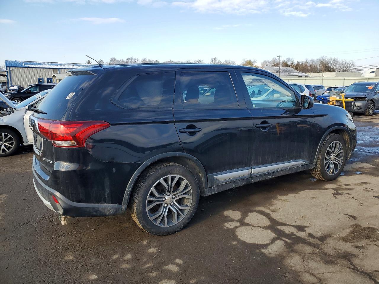 2016 MITSUBISHI OUTLANDER