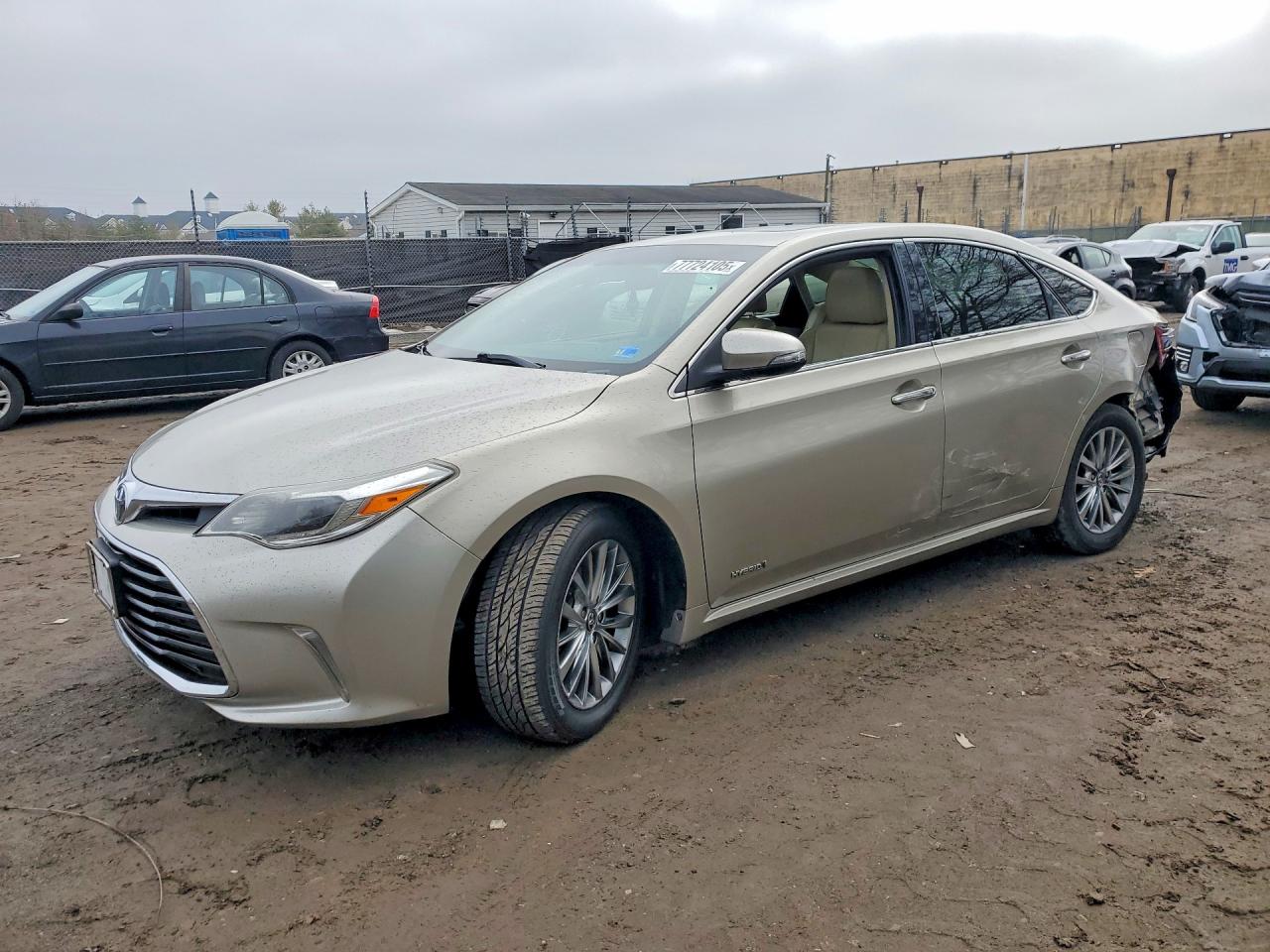 2016 TOYOTA AVALON
