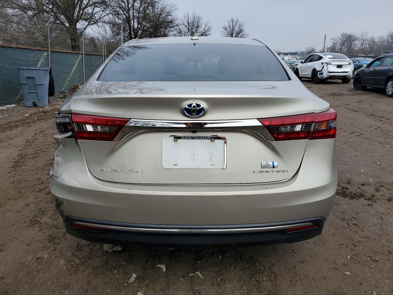 2016 TOYOTA AVALON
