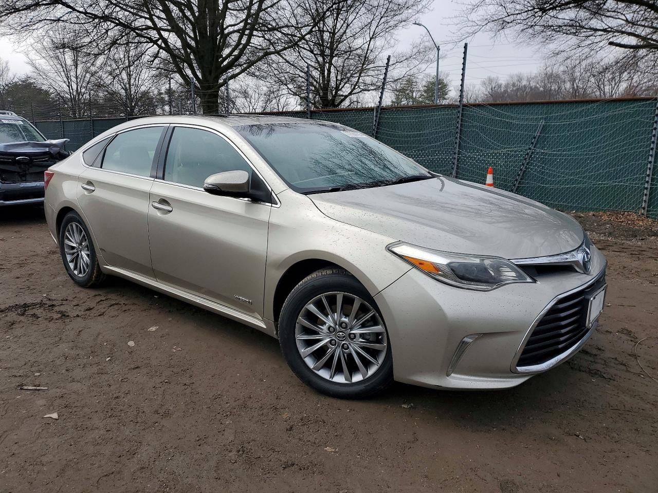 2016 TOYOTA AVALON