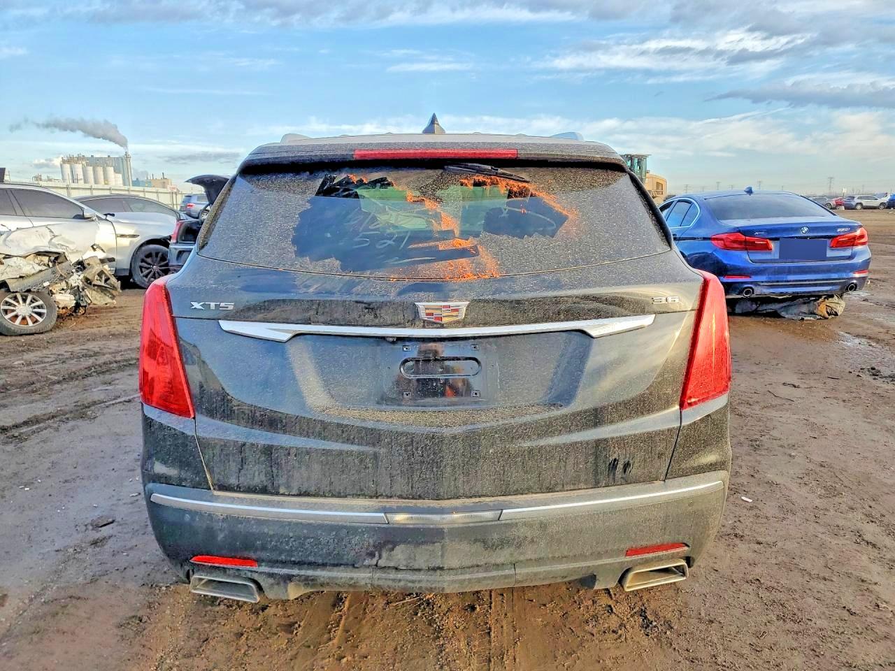 2017 CADILLAC XT5