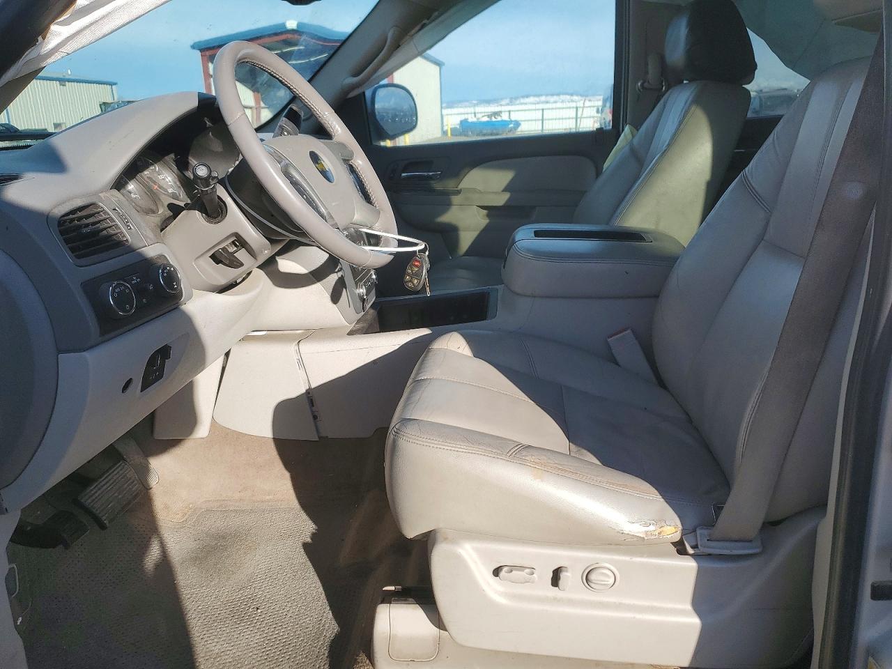 2011 CHEVROLET SUBURBAN