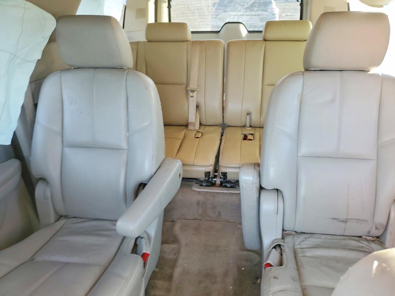 2011 CHEVROLET SUBURBAN