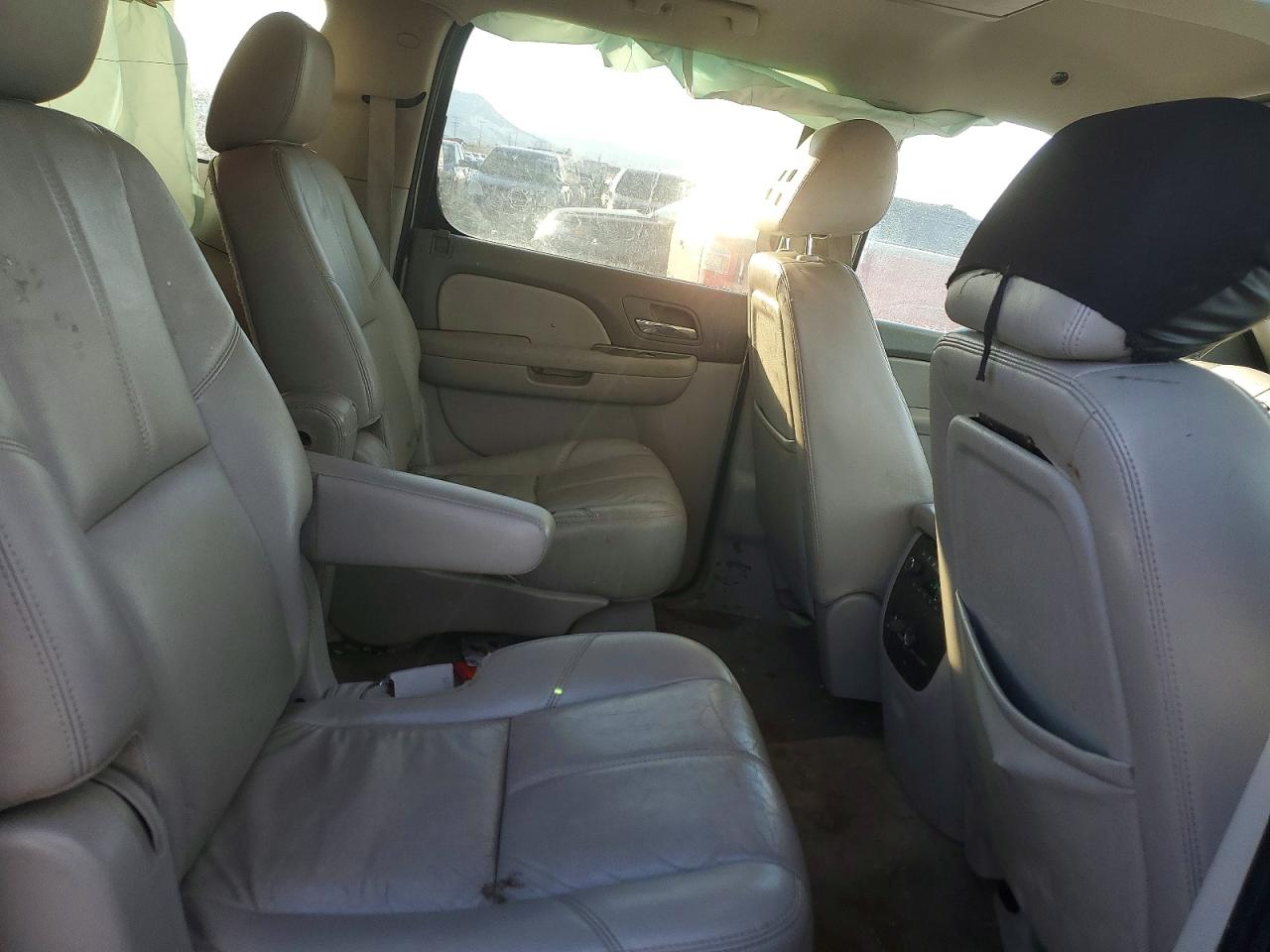 2011 CHEVROLET SUBURBAN