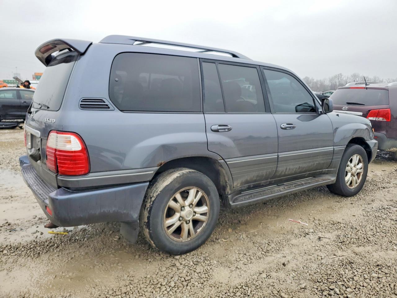 2004 LEXUS LX470