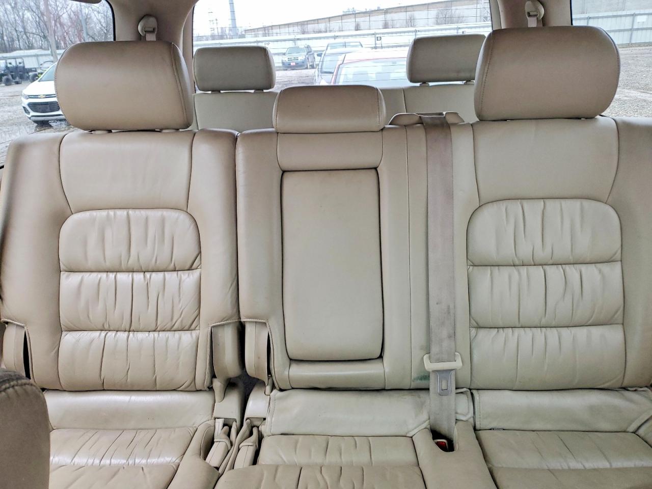 2004 LEXUS LX470