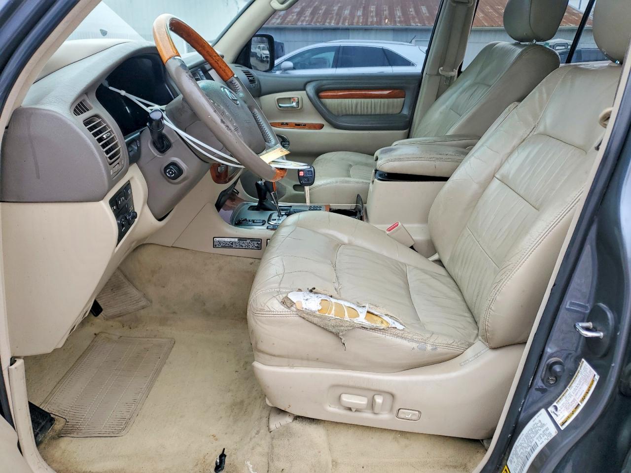 2004 LEXUS LX470