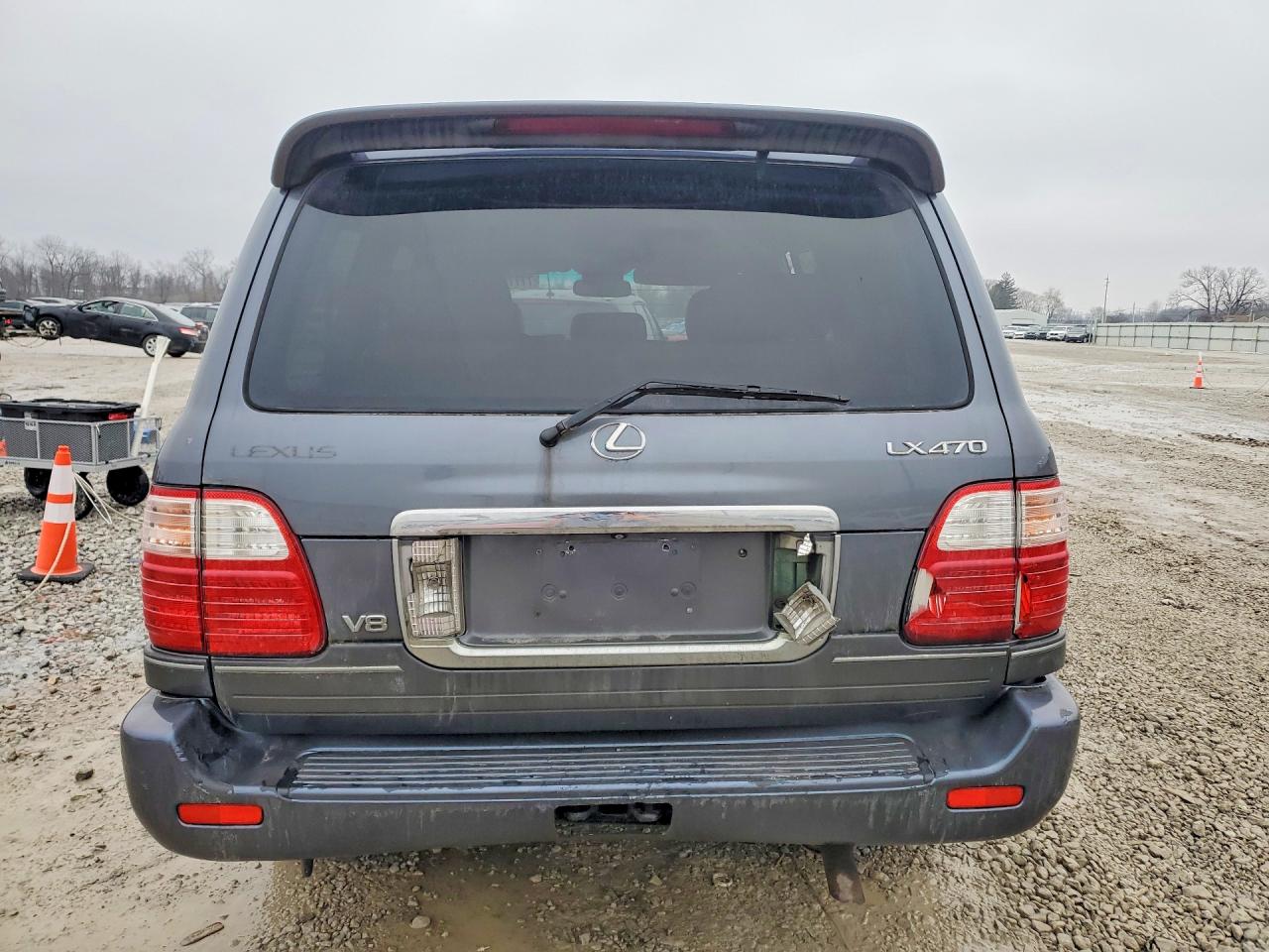 2004 LEXUS LX470