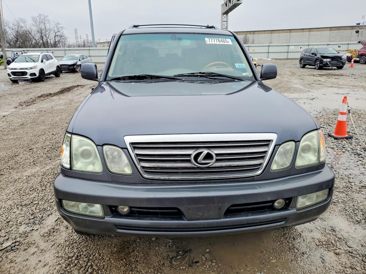 2004 LEXUS LX470