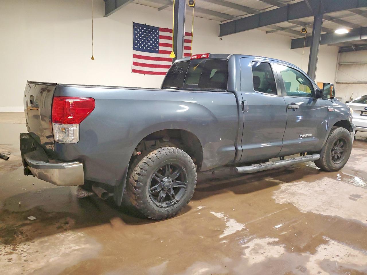 2010 TOYOTA TUNDRA