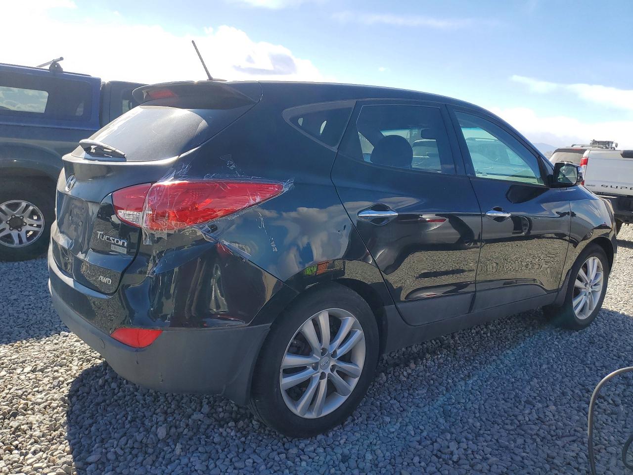 2010 HYUNDAI TUCSON