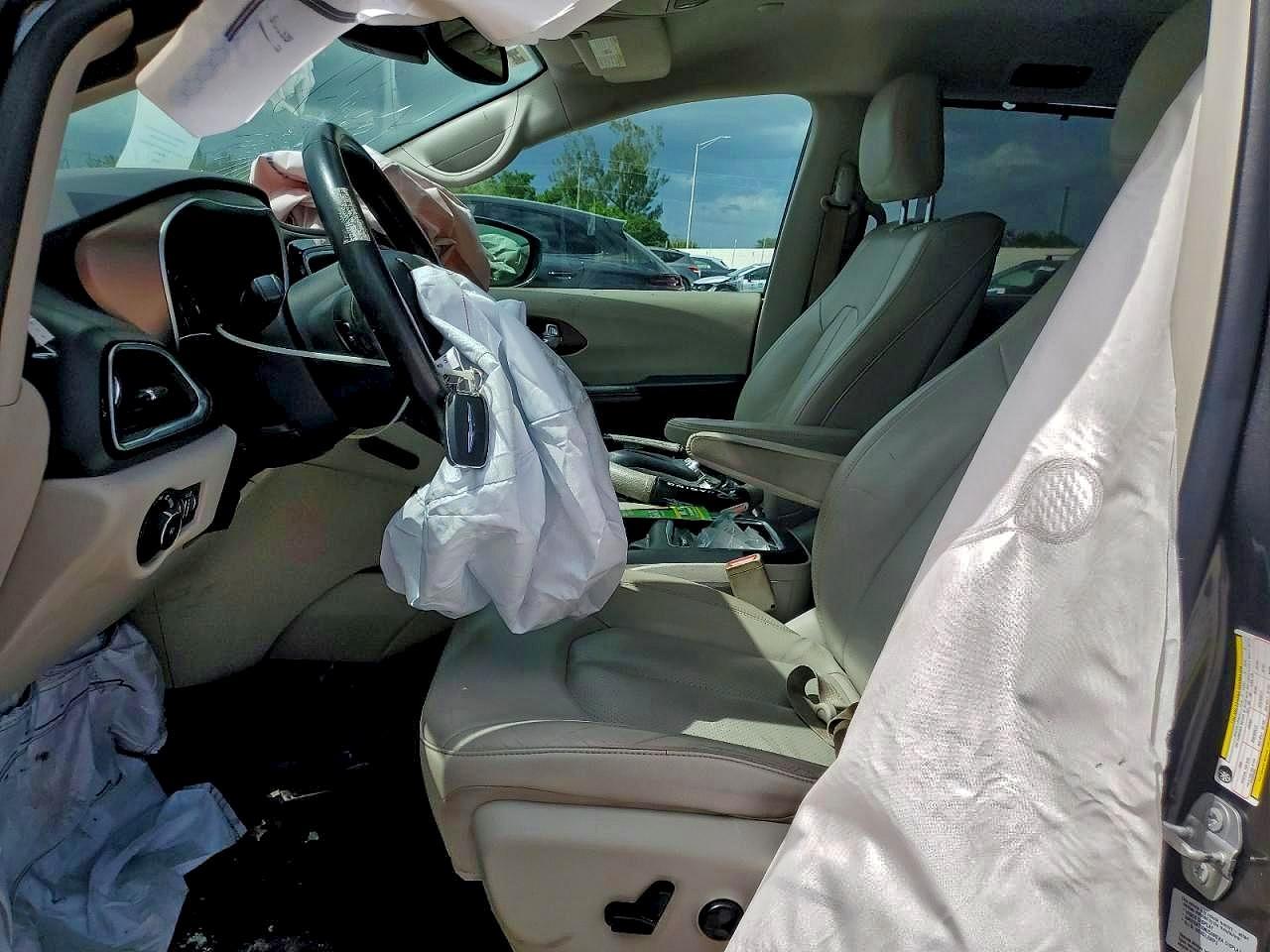 2017 CHRYSLER PACIFICA