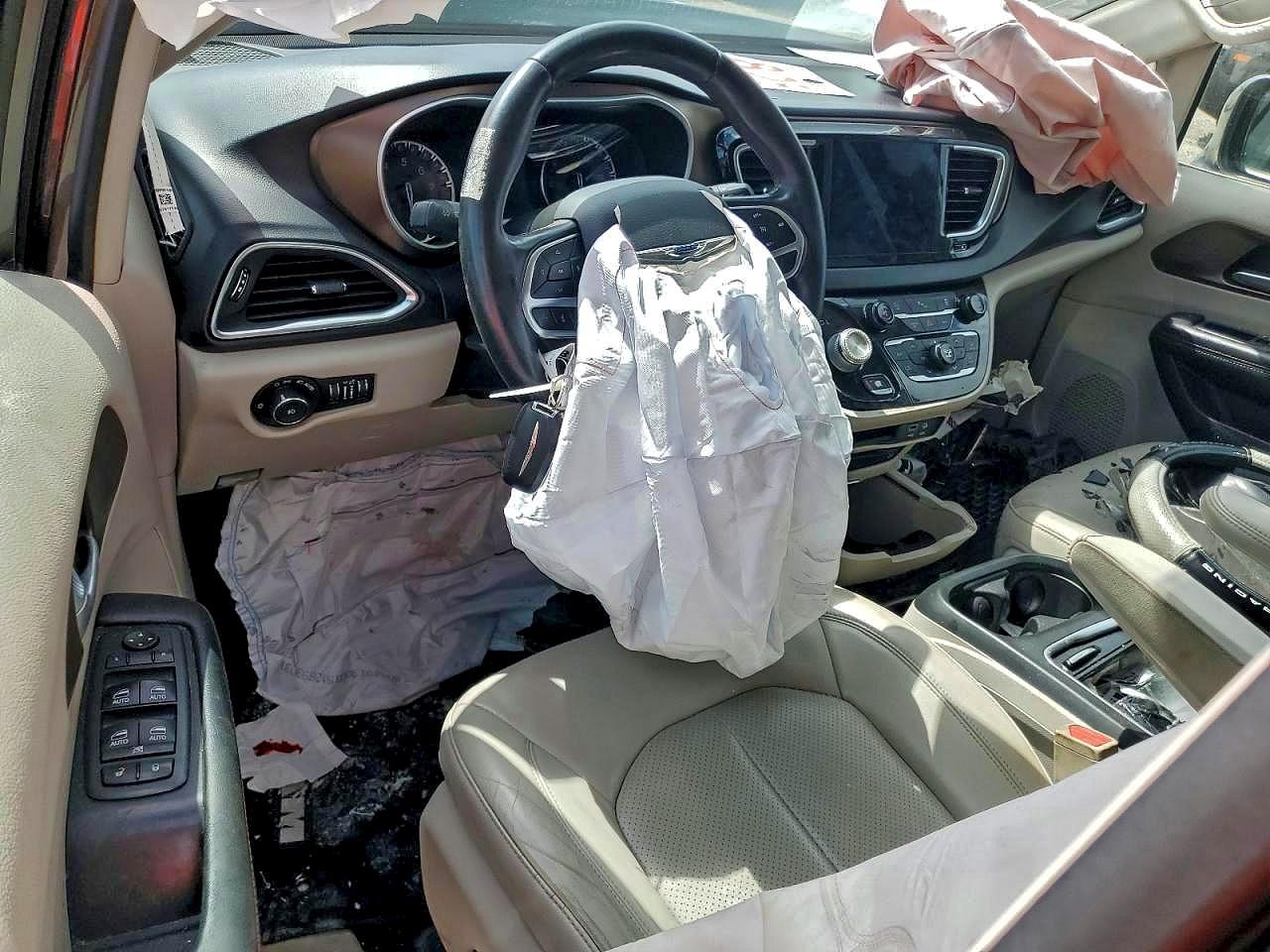 2017 CHRYSLER PACIFICA