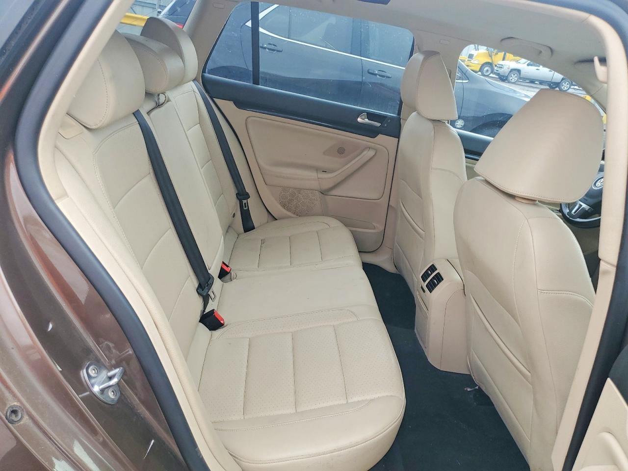2011 VOLKSWAGEN JETTA