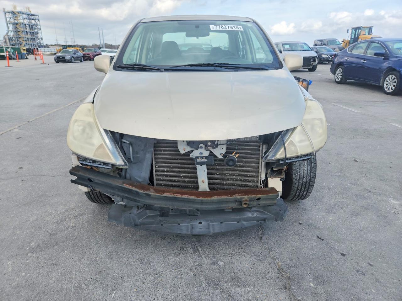2009 NISSAN VERSA