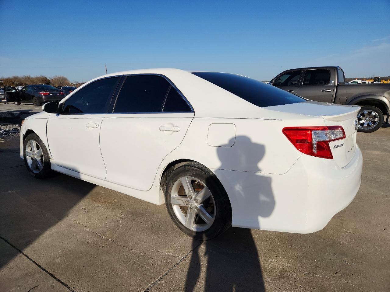 2014 TOYOTA CAMRY