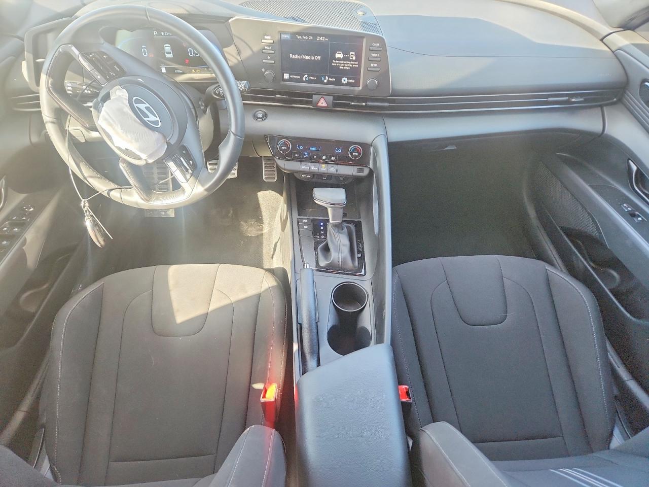 2025 HYUNDAI ELANTRA