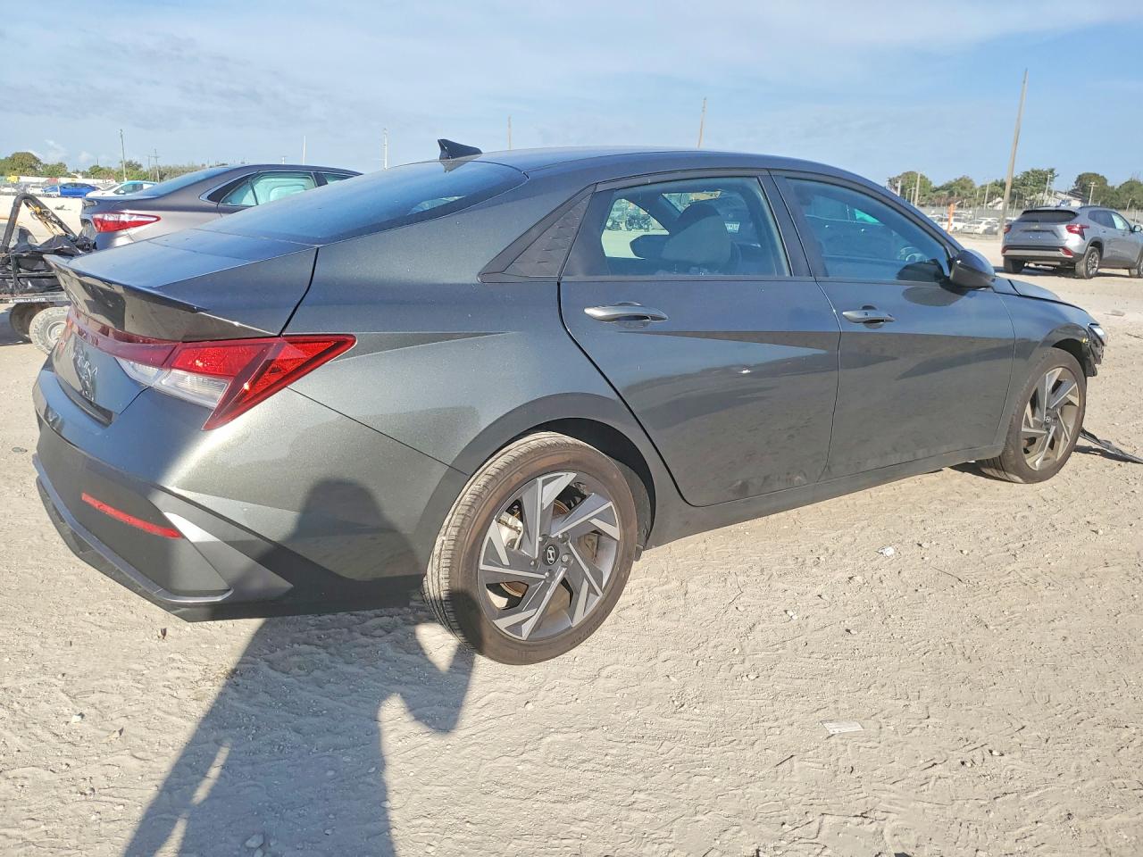 2025 HYUNDAI ELANTRA