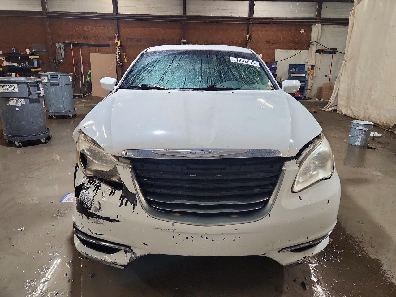 2013 CHRYSLER 200
