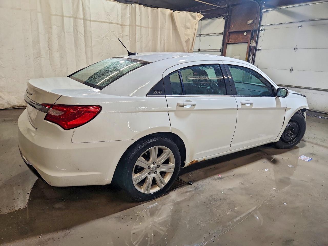 2013 CHRYSLER 200