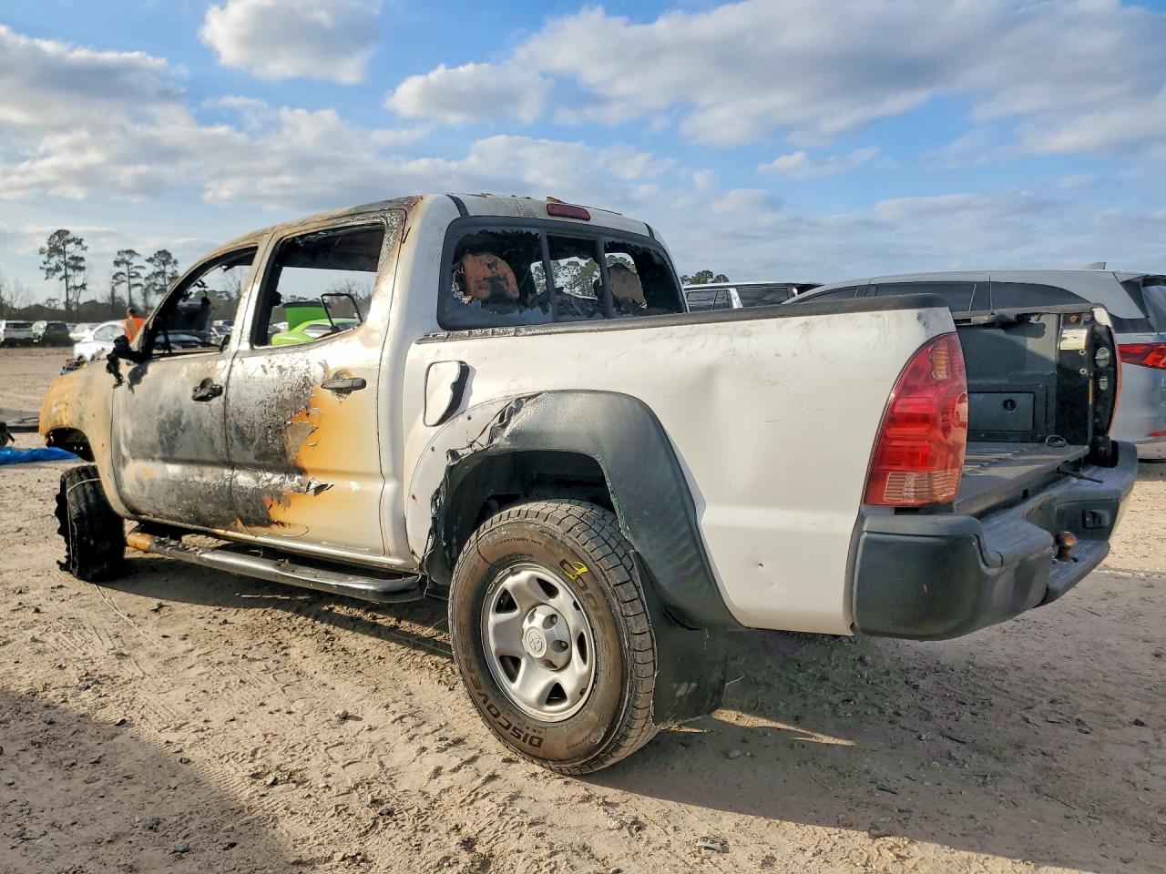 2015 TOYOTA TACOMA