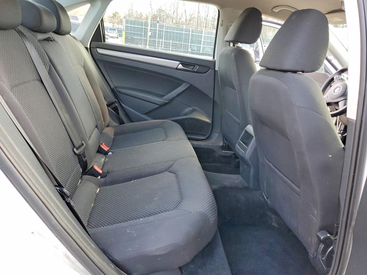 2013 VOLKSWAGEN PASSAT