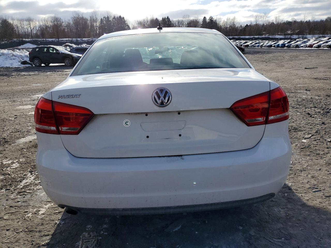 2013 VOLKSWAGEN PASSAT