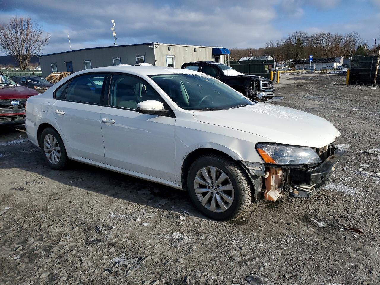 2013 VOLKSWAGEN PASSAT