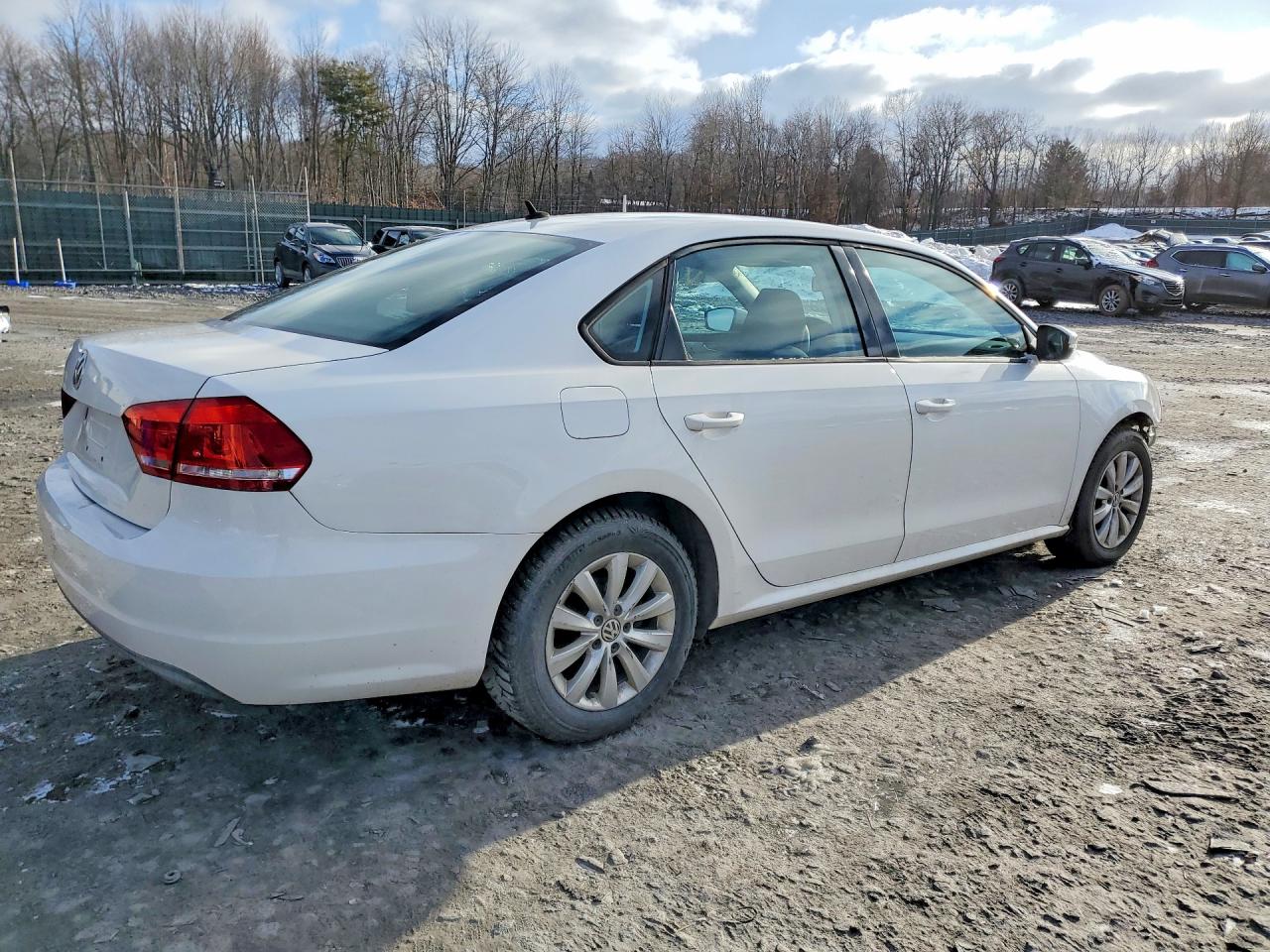 2013 VOLKSWAGEN PASSAT
