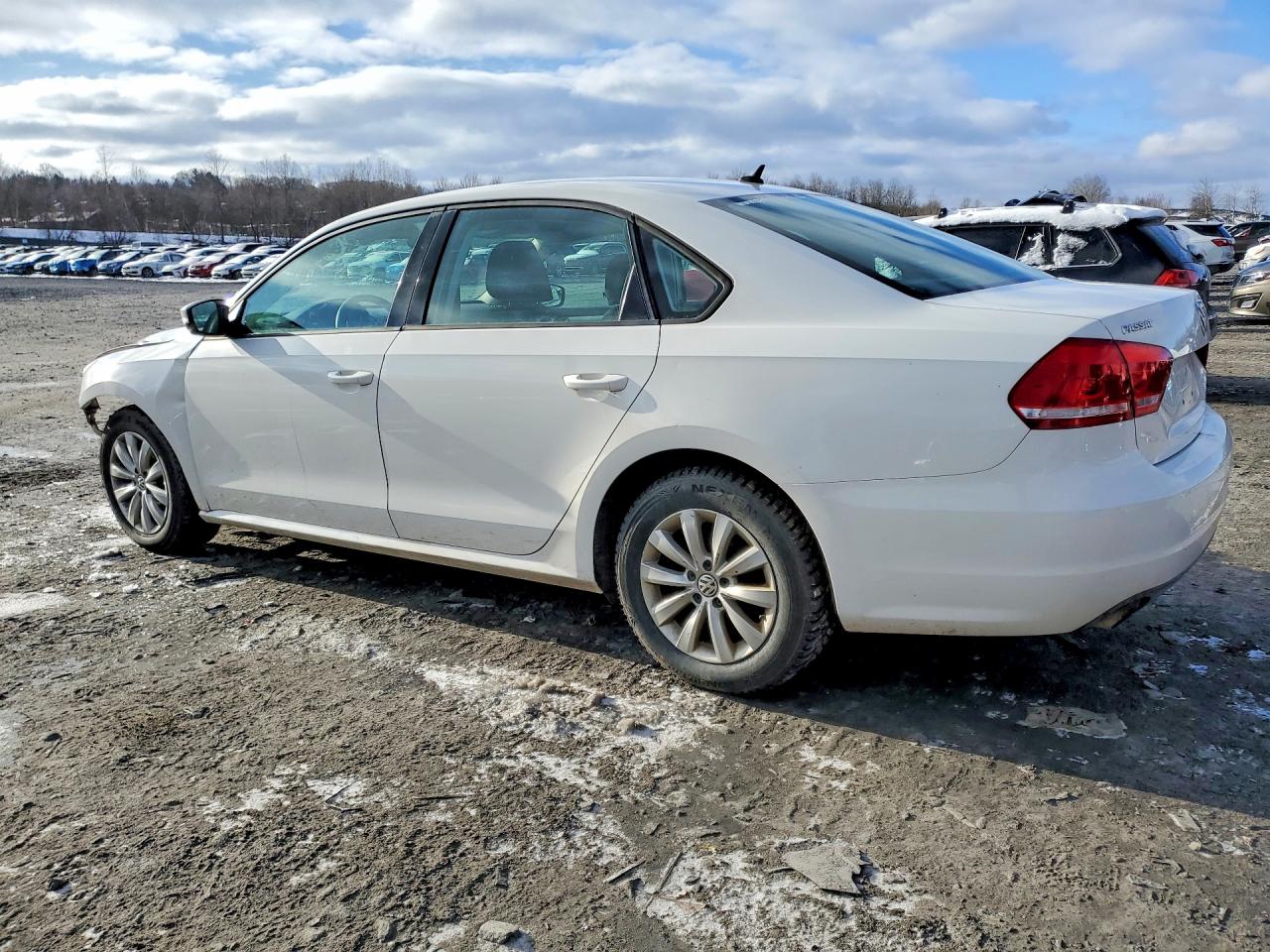 2013 VOLKSWAGEN PASSAT