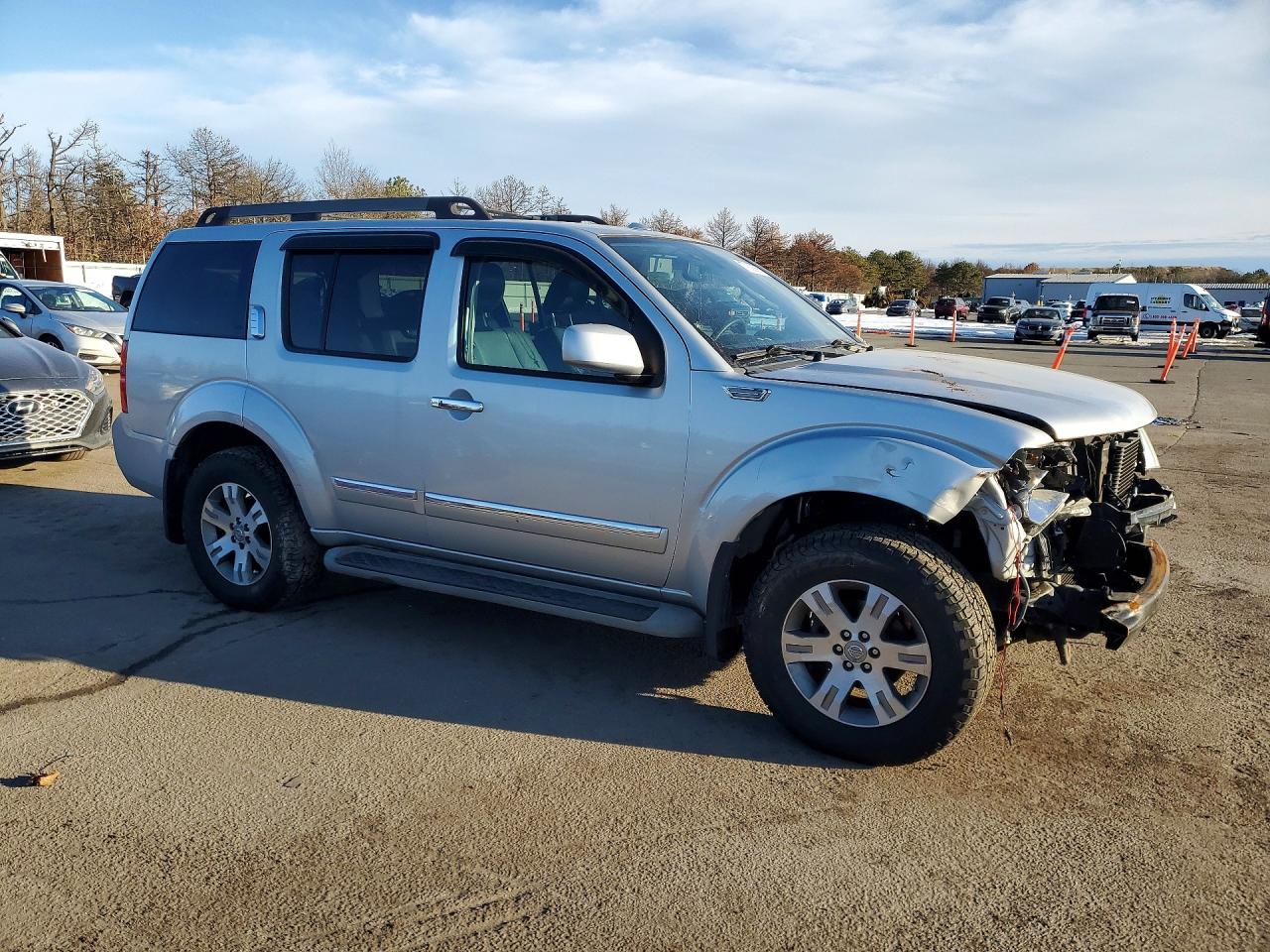 2011 NISSAN PATHFINDER