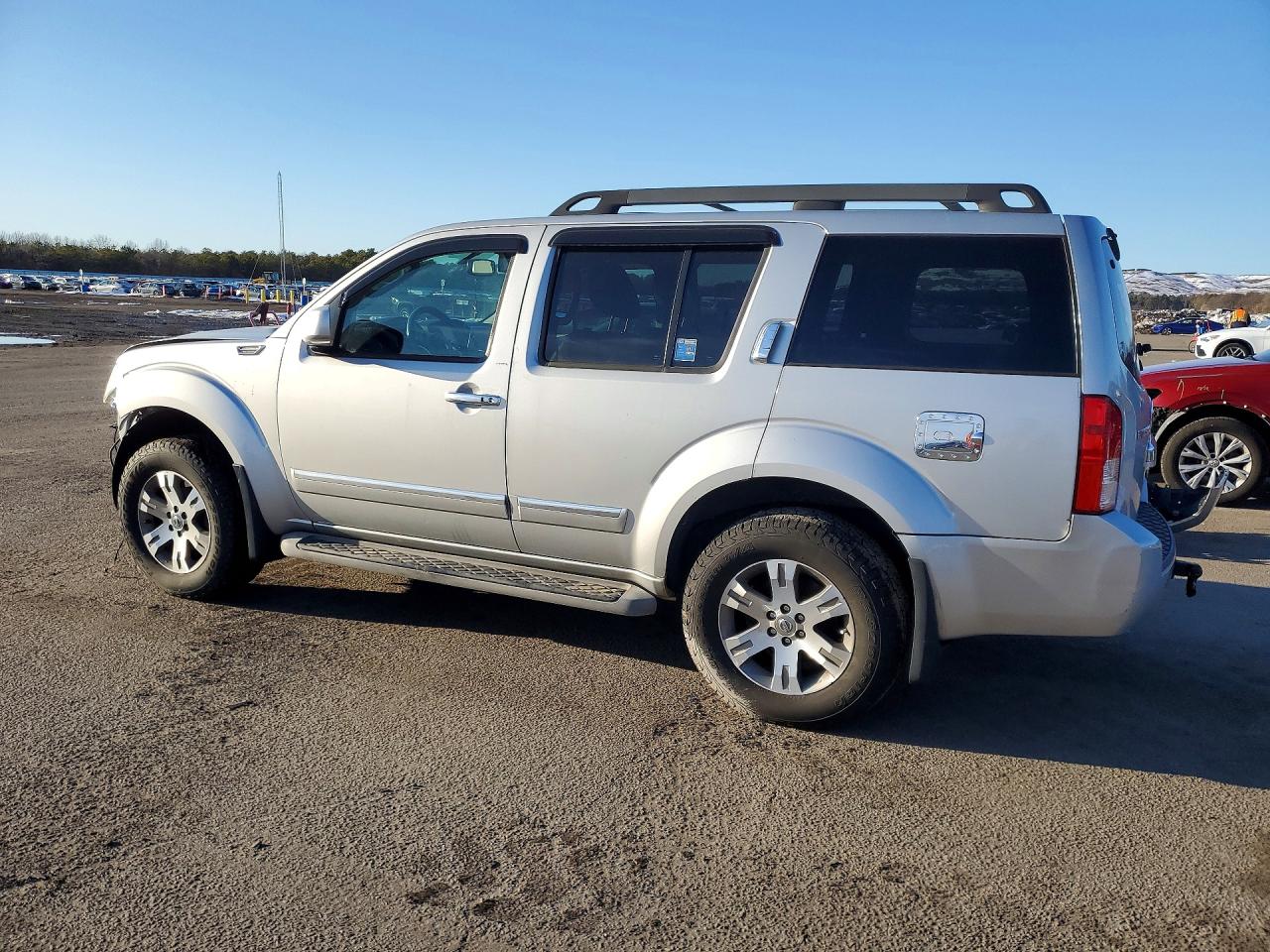 2011 NISSAN PATHFINDER
