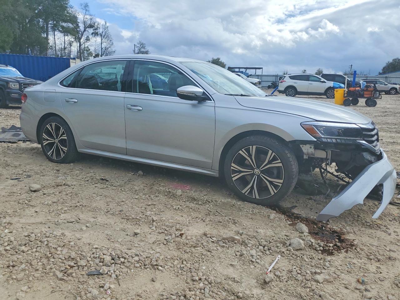 2020 VOLKSWAGEN PASSAT