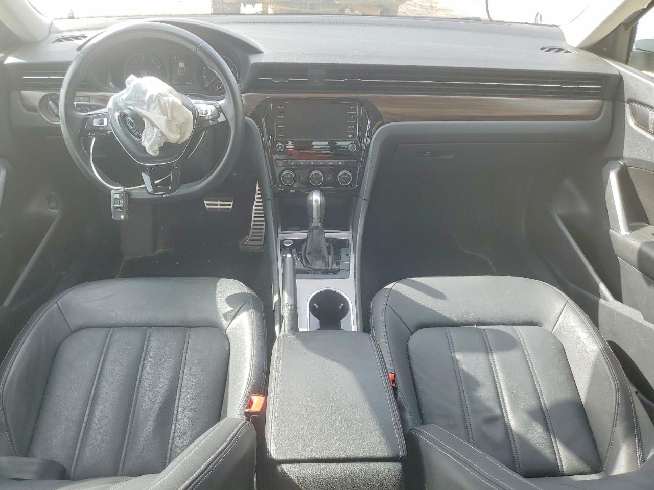 2020 VOLKSWAGEN PASSAT