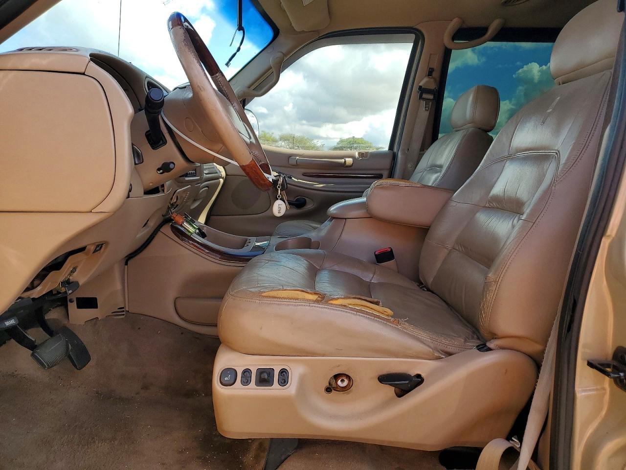 1999 LINCOLN TOWNHOUSE NAVIGATOR
