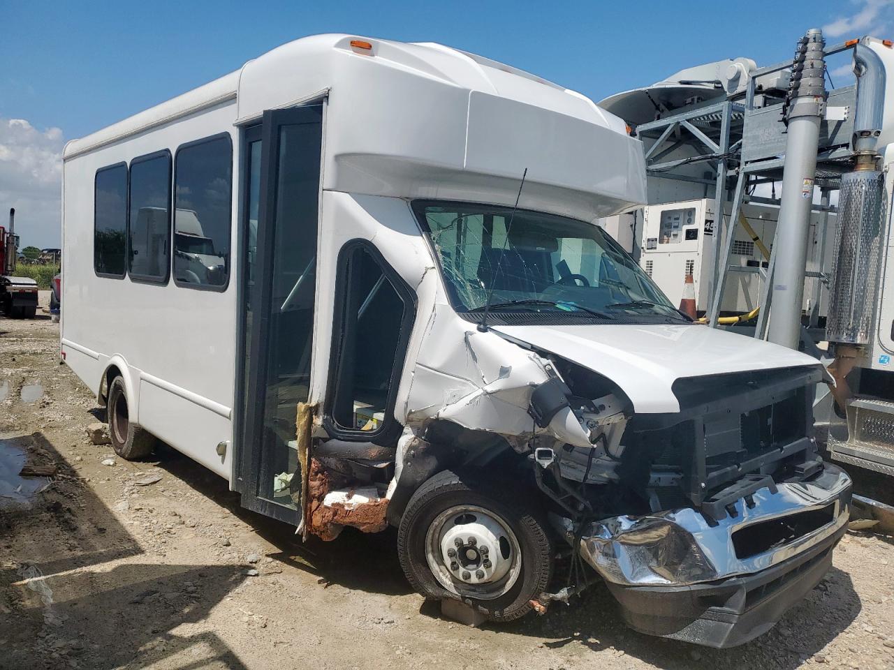 2024 FORD ECONOLINE