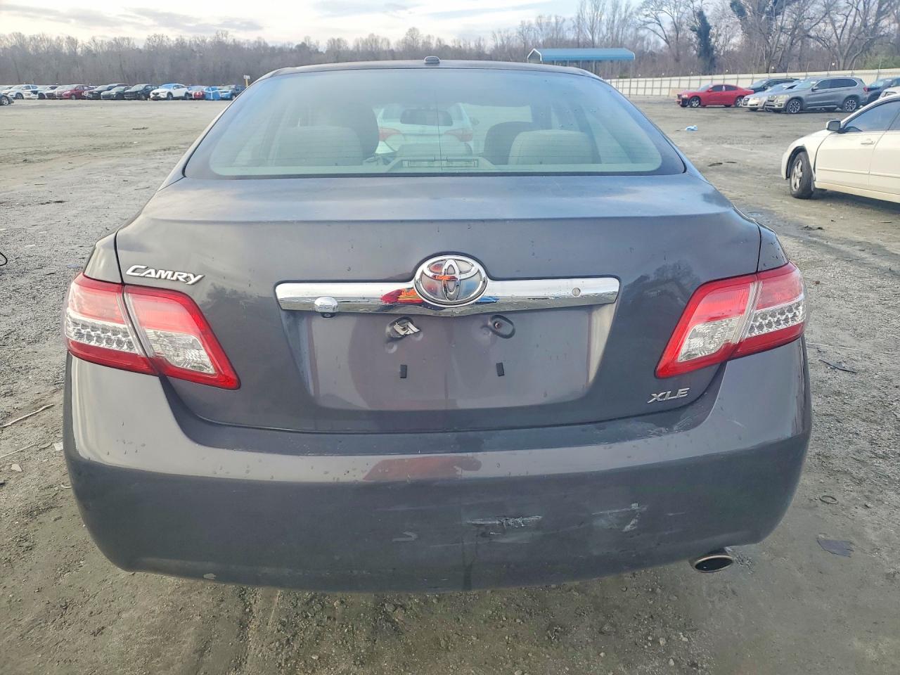 2011 TOYOTA CAMRY