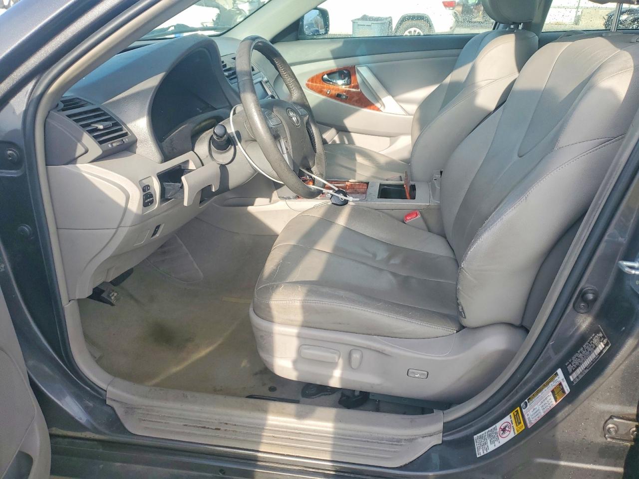 2011 TOYOTA CAMRY