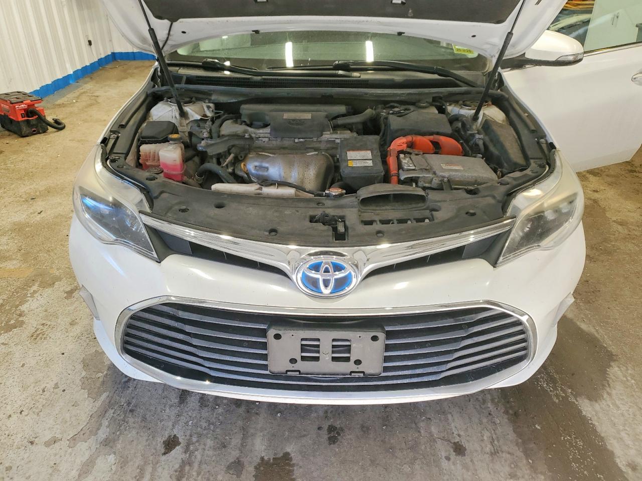 2016 TOYOTA AVALON